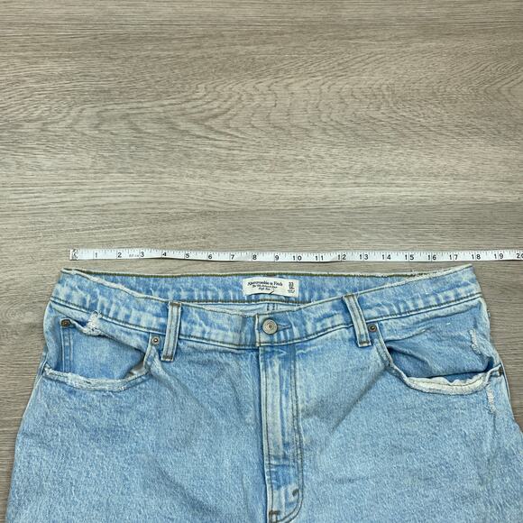 Abercrombie & Fitch The 90s Relaxed High Rise Jeans Women's 33 - Picture 4 of 9